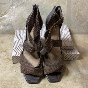 Vince Camuto signature sandals size 9